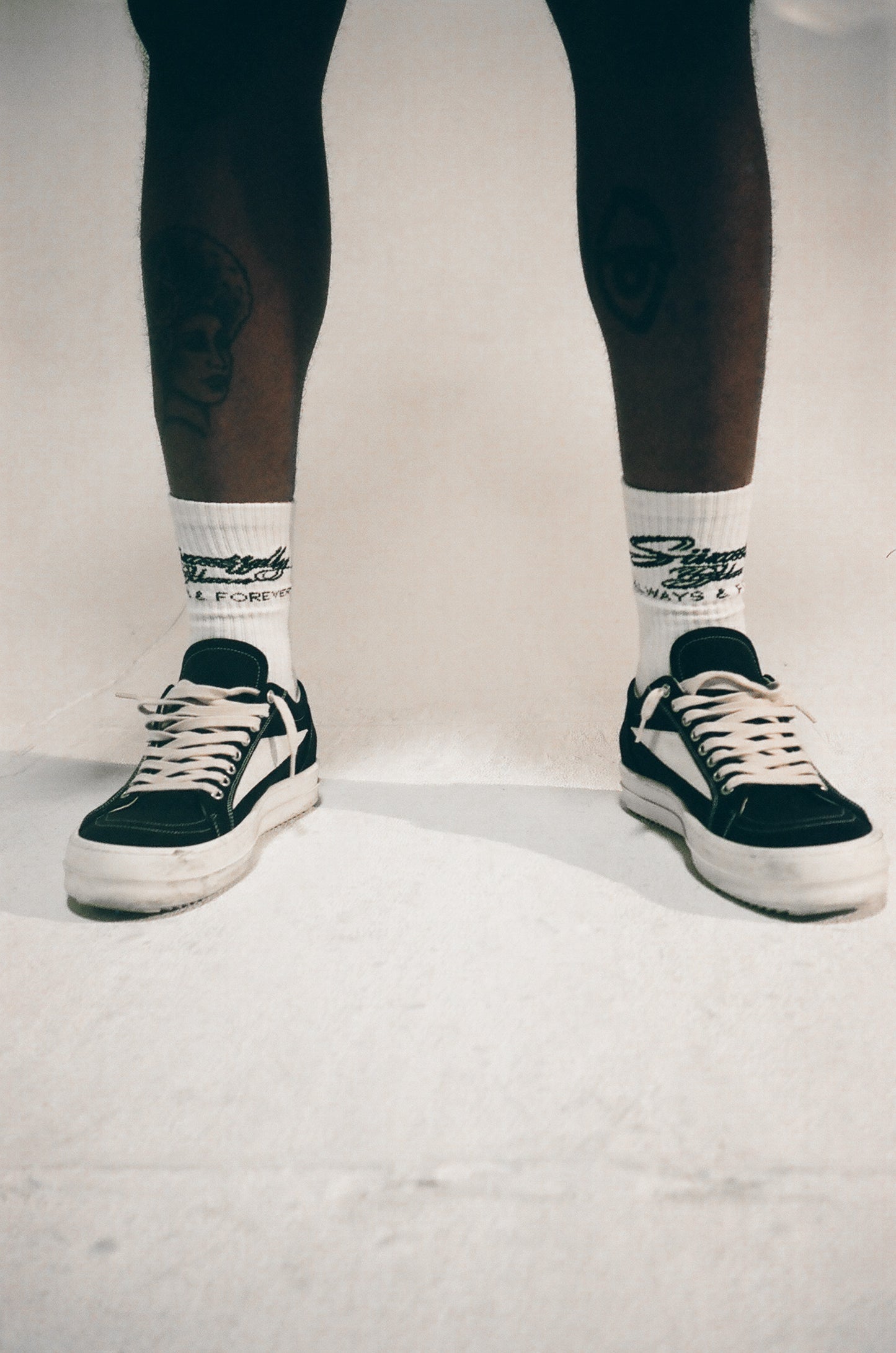 Sincerely Blanco Logo Socks